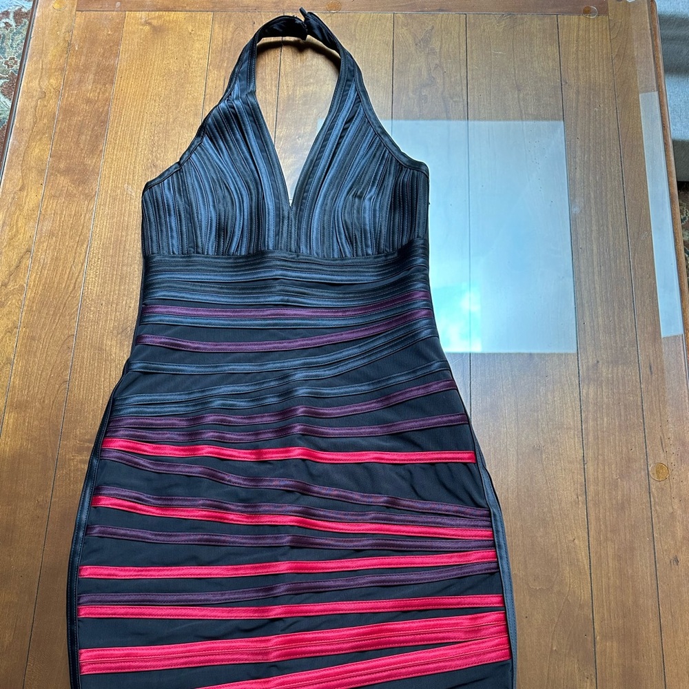 Halston Heritage size 0, sleeveless V-neck, stretchy bodycon, black/red strips